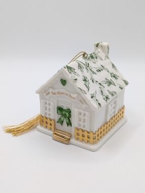 Royal Albert From Our Home to Yours 2002 Christmas Ornament 3” X 3” Porcelain